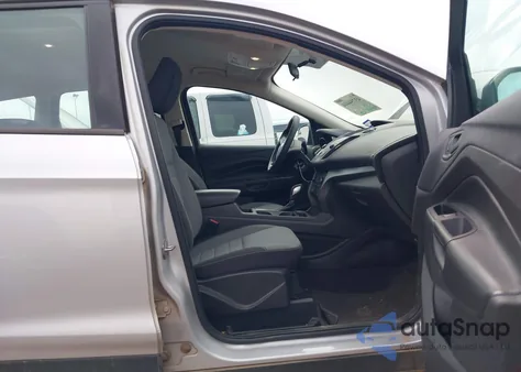2019 Ford Escape S z USA, uszkodzony, nr VIN 1FMCU0F76KUA18242